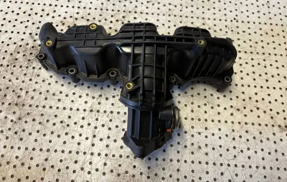 Skoda Octavia Mk2 (1Z) Intake manifold 03L129711