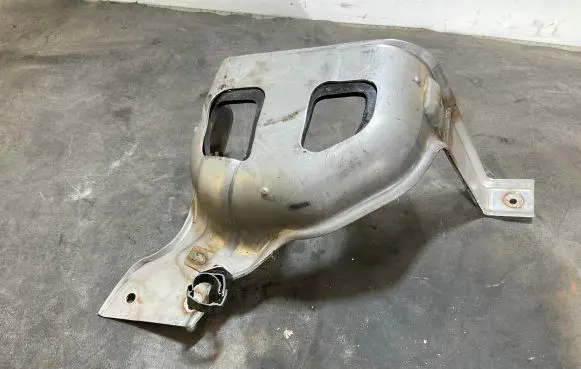 Land Rover Evoque II Fuel tank mounting bracket 