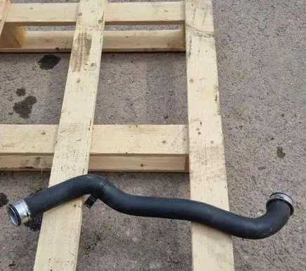 Mercedes-Benz E W211 Engine coolant pipe/hose A2115015382