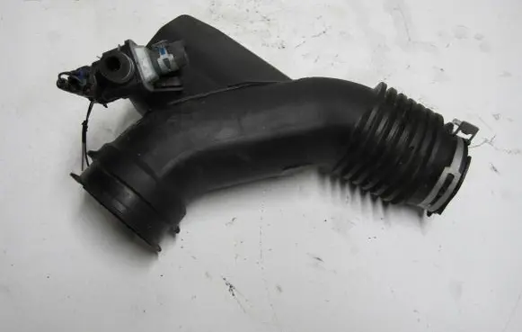 Toyota Hilux (N140, N150, N160, N170) Air intake duct part 1788036110