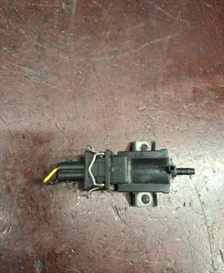 Toyota Avensis T270 Turbo solenoid valve 258600R010 72828606