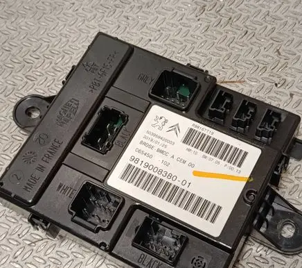 Peugeot 3008 II Tailgate/trunk control unit/module 9819008380 R9816TT19 503959420003