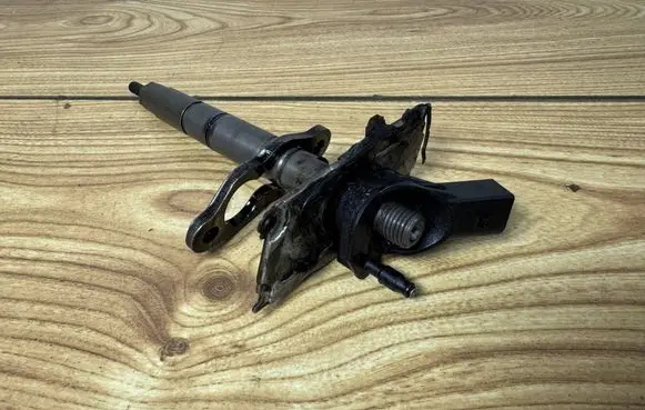 Audi Q7 4L Fuel injector 059130277AH 0445115 061102