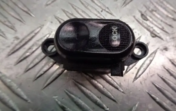 Chrysler PT Cruiser Quarter vent window switch 