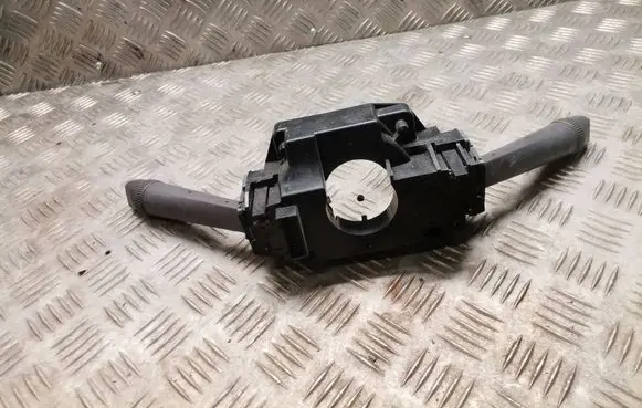 Volvo XC70 Wiper control stalk 8666599