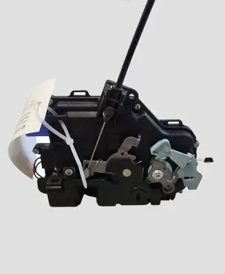 Skoda Octavia Mk2 (1Z) Rear door lock 06D7L0839016D A00476