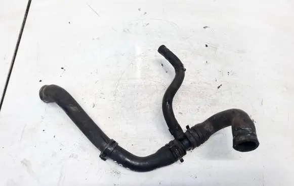 Volkswagen Polo IV 9N3 Engine coolant pipe/hose