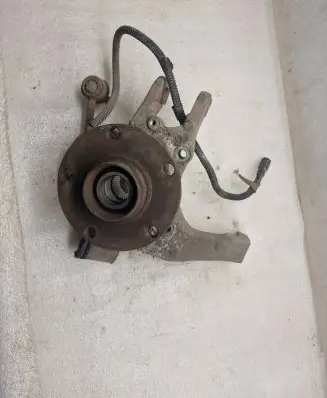 Audi A8 S8 D2 4D Rear wheel hub spindle/knuckle 