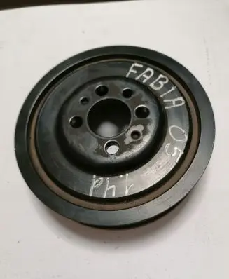Skoda Fabia Mk2 (5J) Crankshaft pulley 045105243C