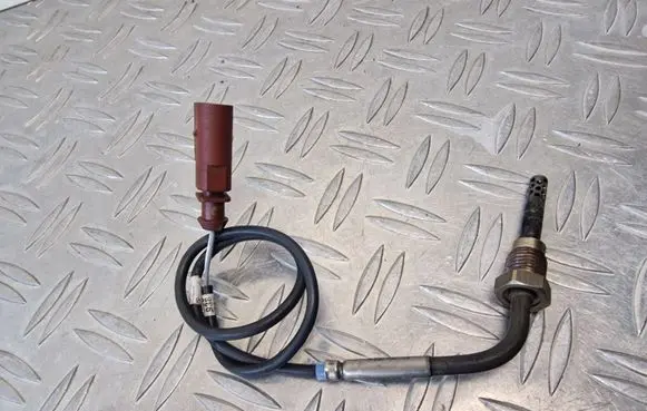 Skoda Octavia Mk2 (1Z) Exhaust gas temperature sensor 03G906088K
