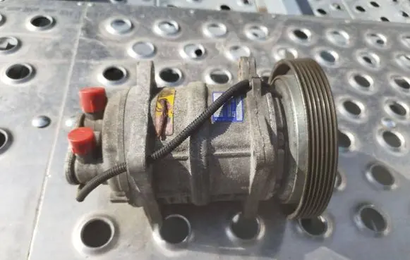 Iveco Daily 6th gen Air conditioning (A/C) compressor (pump) 