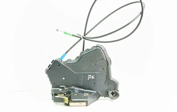 Toyota Avensis T250 Front door lock 