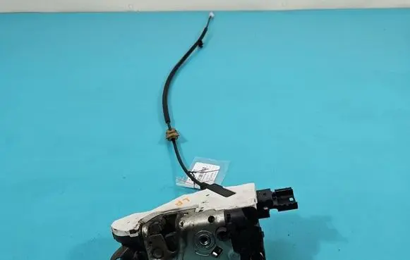 Peugeot 207 Front door lock 24090816 IMPRK1537321