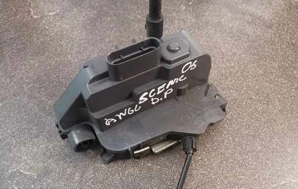 Renault Scenic II - Grand scenic II Front door lock 119123
