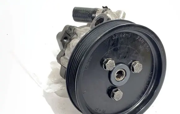 BMW 5 E39 Power steering pump 