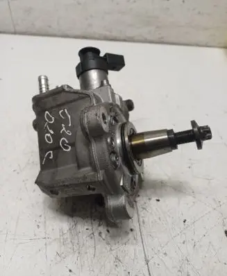 BMW X3 F25 Fuel injection high pressure pump 0445010517
