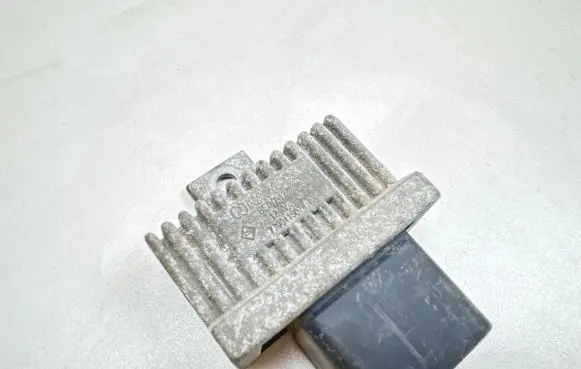 Renault Laguna II Glow plug pre-heat relay 7700115078 BED712