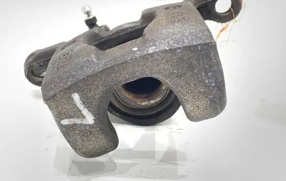 Nissan Juke I F15 Rear brake caliper