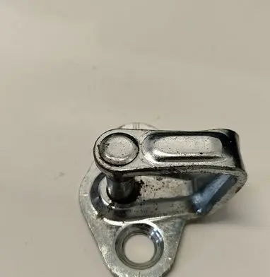 Opel Insignia A Front door lock loop/hook striker