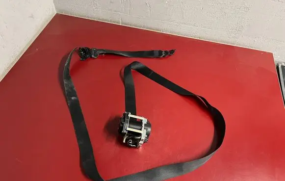 BMW X1 U11 Front seatbelt 5A386B0 S25A386B003
