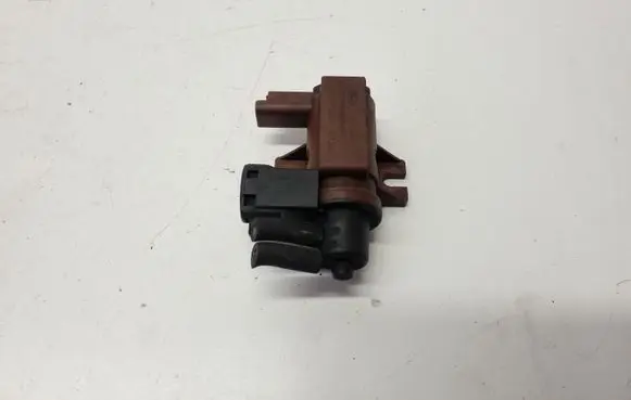 Ford Kuga I Turbo solenoid valve 6G9Q9E882CA