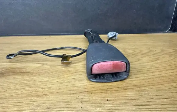 Volvo V70 Front seatbelt buckle 9191817