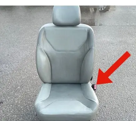 Opel Vivaro Front seatbelt buckle 