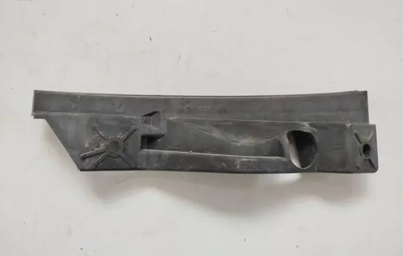 Volkswagen Touran I Front bumper mounting bracket 1T0807890A