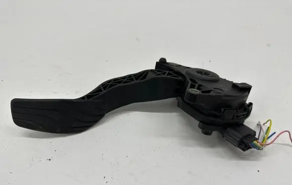 Nissan Qashqai Accelerator throttle pedal 180024BG0B