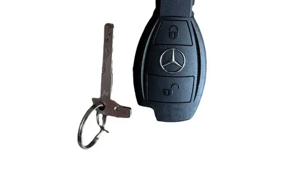 Mercedes-Benz Vito Viano W447 Ignition key/card 10703153