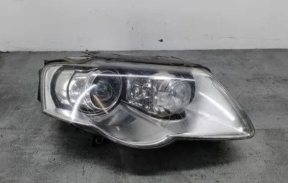 Volkswagen PASSAT B6 Headlight/headlamp 3C0941754K