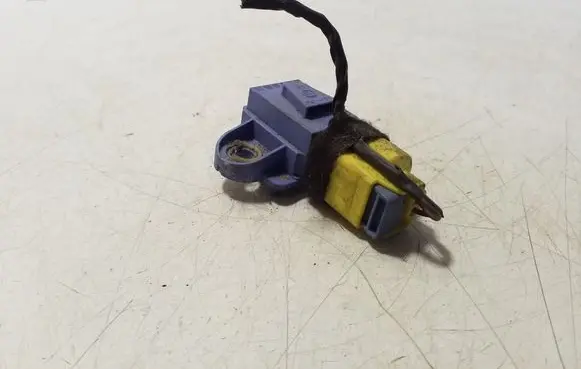 Volkswagen Golf V Airbag deployment crash/impact sensor 1K0955557B