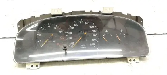 Mazda 626 Speedometer (instrument cluster)
