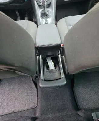 Opel Meriva B Armrest 