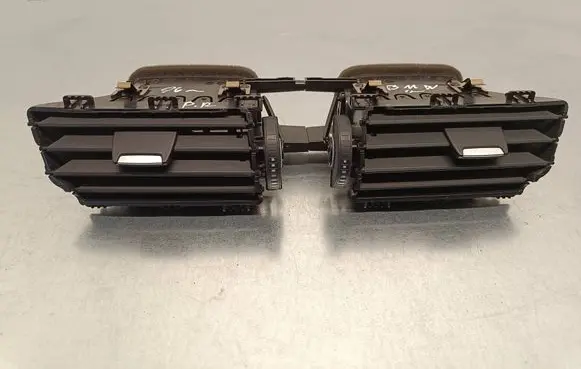 BMW 2 F45 Dash center air vent grill 518786 9262955 17852911