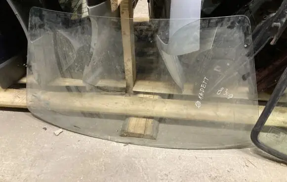 Opel Kadett D Front windscreen/windshield window 