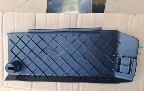 Volkswagen PASSAT B5.5 Foot rest pad/dead pedal 8D1864777