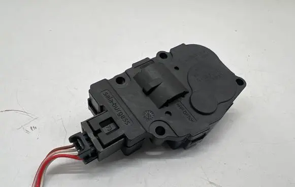 Porsche Macan (95B) Air flap motor/actuator K9749007