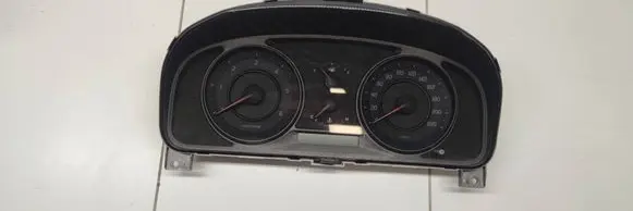 Chevrolet Captiva Speedometer (instrument cluster) 95967056