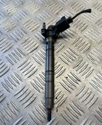 Volkswagen PASSAT B6 Fuel injector 03L130277 0445116030