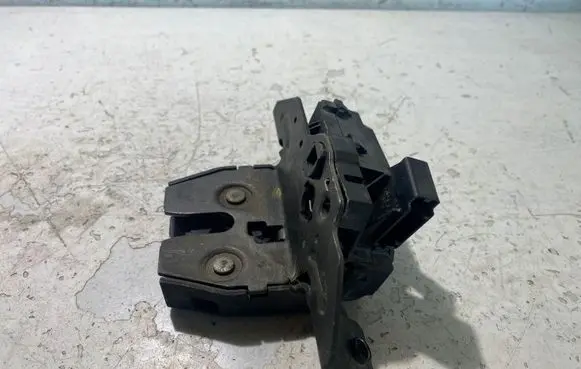 Opel Astra J Tailgate/trunk/boot lock/catch/latch 13578941
