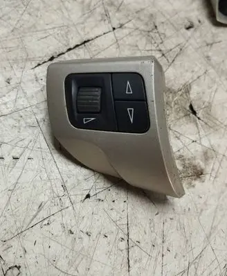 Opel Astra H Steering wheel buttons/switches 13234174 88139805 305582185G72