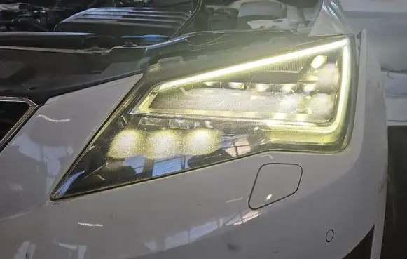 Seat Leon (5F) Headlight/headlamp 5F1941007B IMPRK1515805