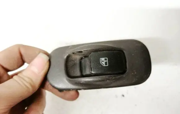 Mitsubishi Galant Electric window control switch MB962804 c8d-d101m-a1