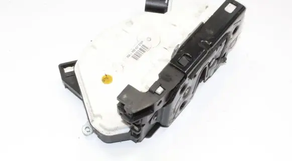 Volkswagen Scirocco Front door lock 5N2837015A