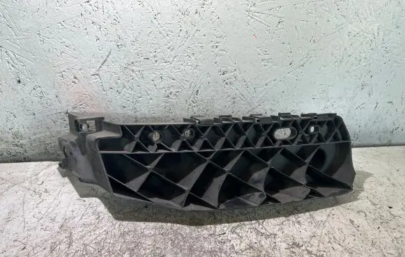 Dodge Durango Front bumper mounting bracket T30084286