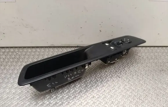 Opel Vivaro Electric window control switch 9809179477