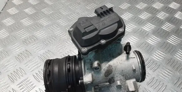 Jaguar F-Pace EGR valve G4D35H273AC