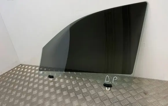 Mitsubishi ASX Front door window glass four-door