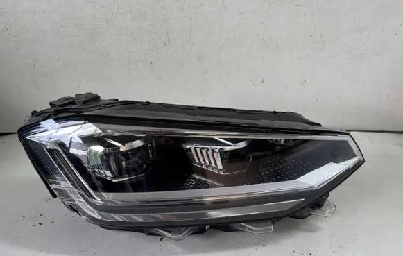 Volkswagen Golf Sportsvan Headlight/headlamp 517941036c